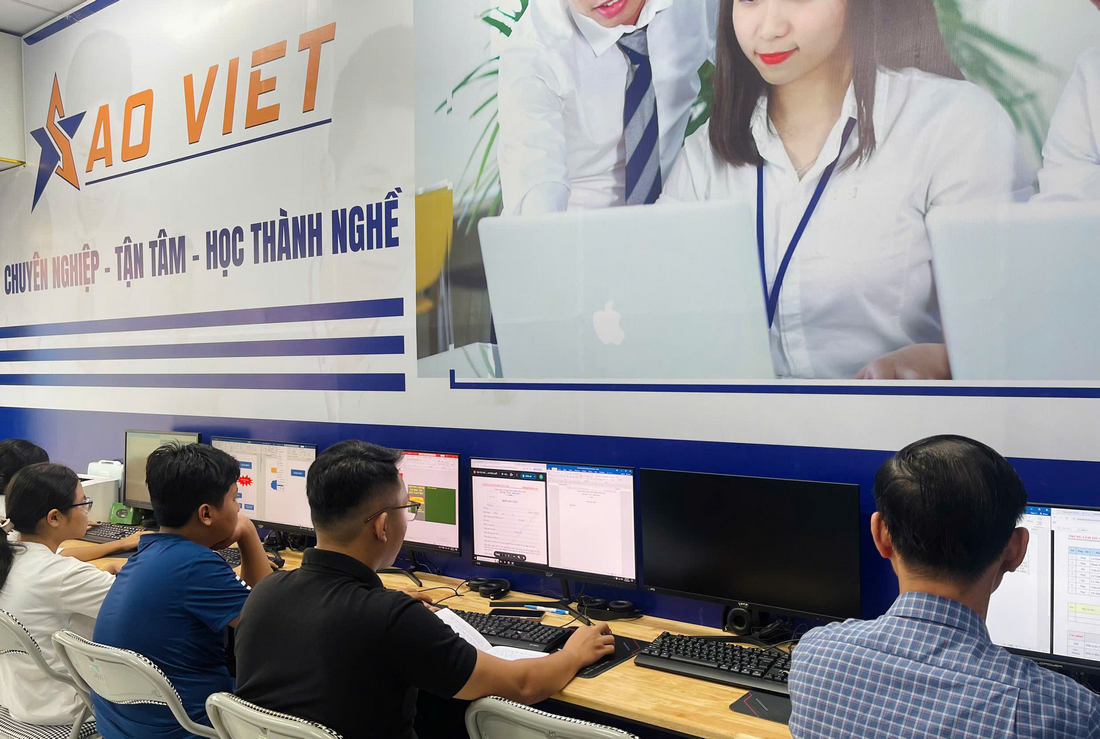 Giới Thiệu Về Khóa Học Ứng Dụng AI Trong Văn Phòng Tại Tin Học Sao Việt