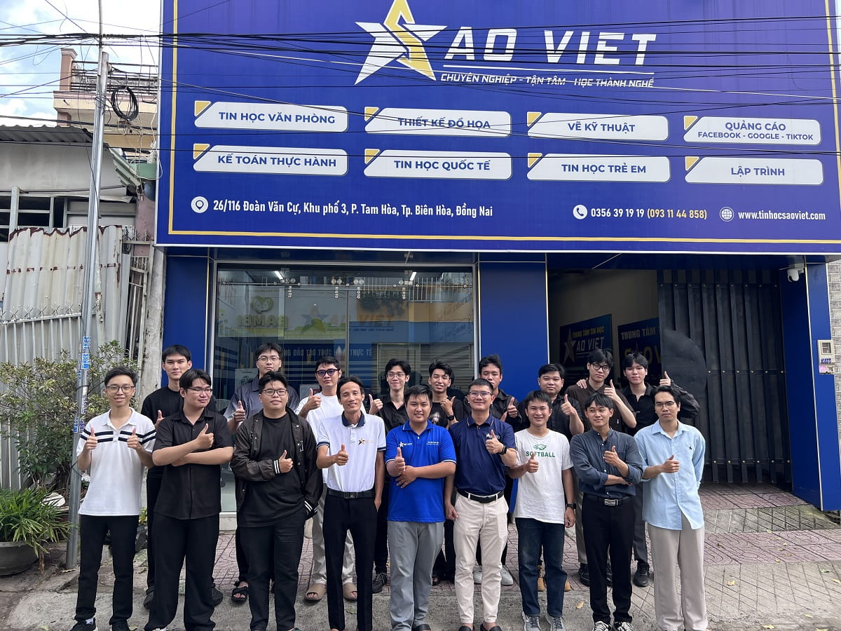 Tham dự tổng kết thực tập tại Tin Học Sao Việt