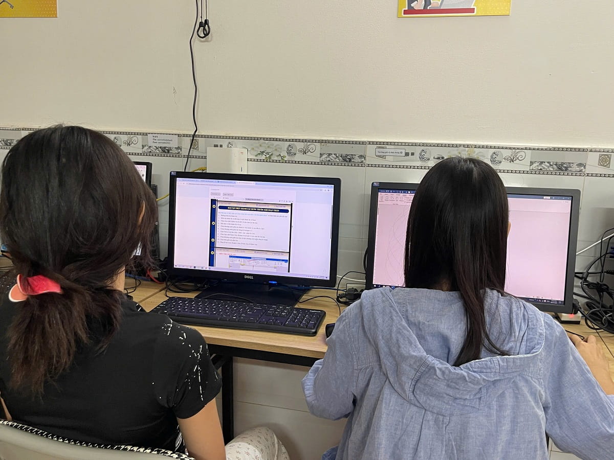 Gia sư dạy kèm máy tính