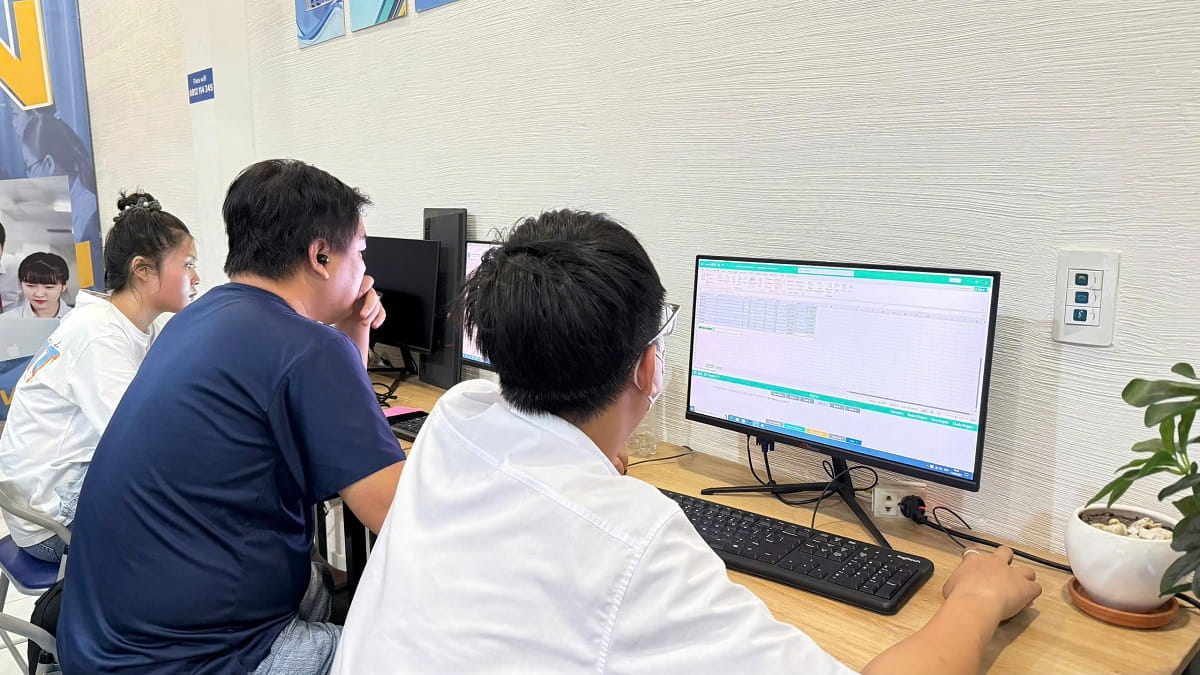 Gia sư dạy kèm sử dụng máy tính cơ bản tại nhà 