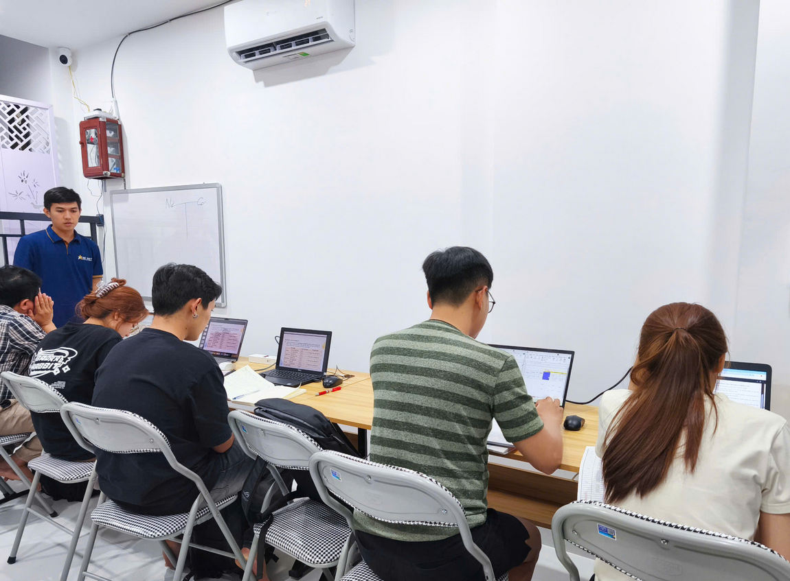 học chứng chỉ AI văn phòng ở đồng na