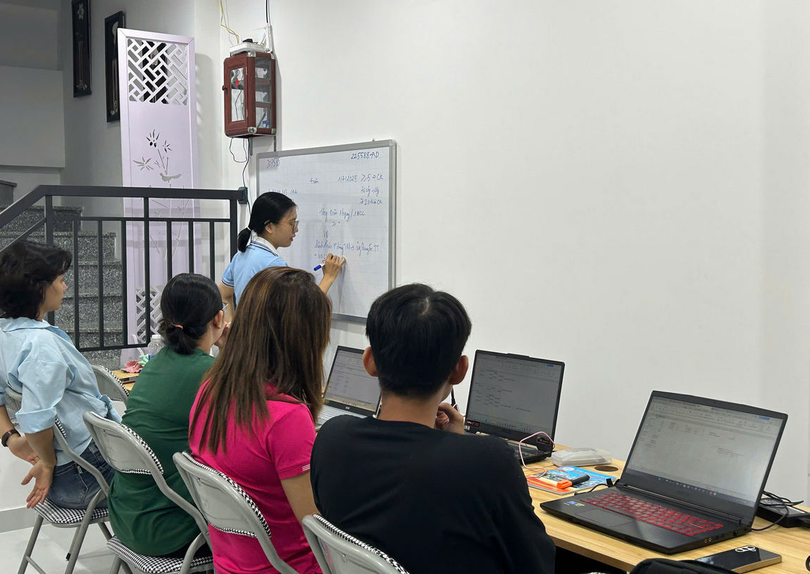 Giới Thiệu Đội Ngũ Gia Sư Tin Học Online Dạy Kèm Tại Nhà