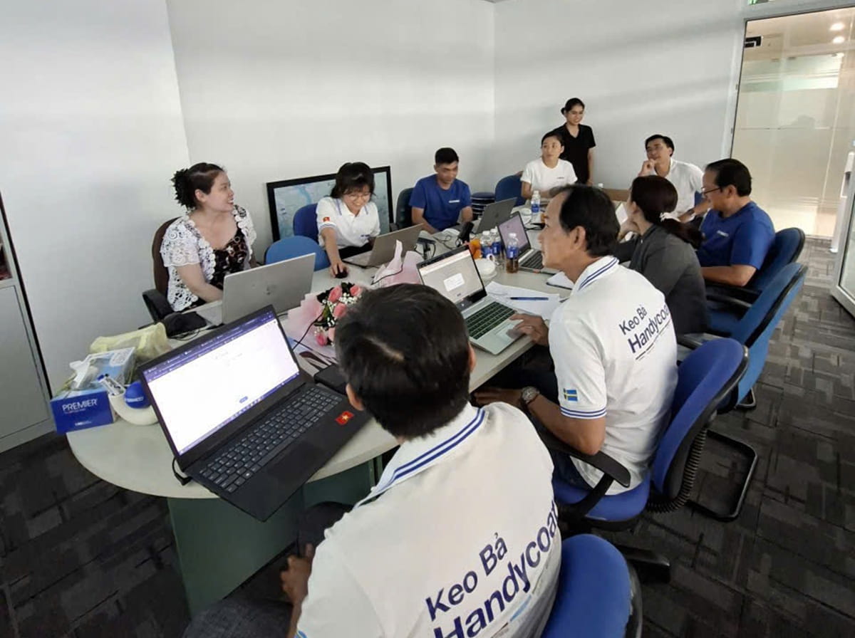 Học viên Terraco Việt Nam thực hành các công cụ AI ChatGPT, NotebookLM, Copilot