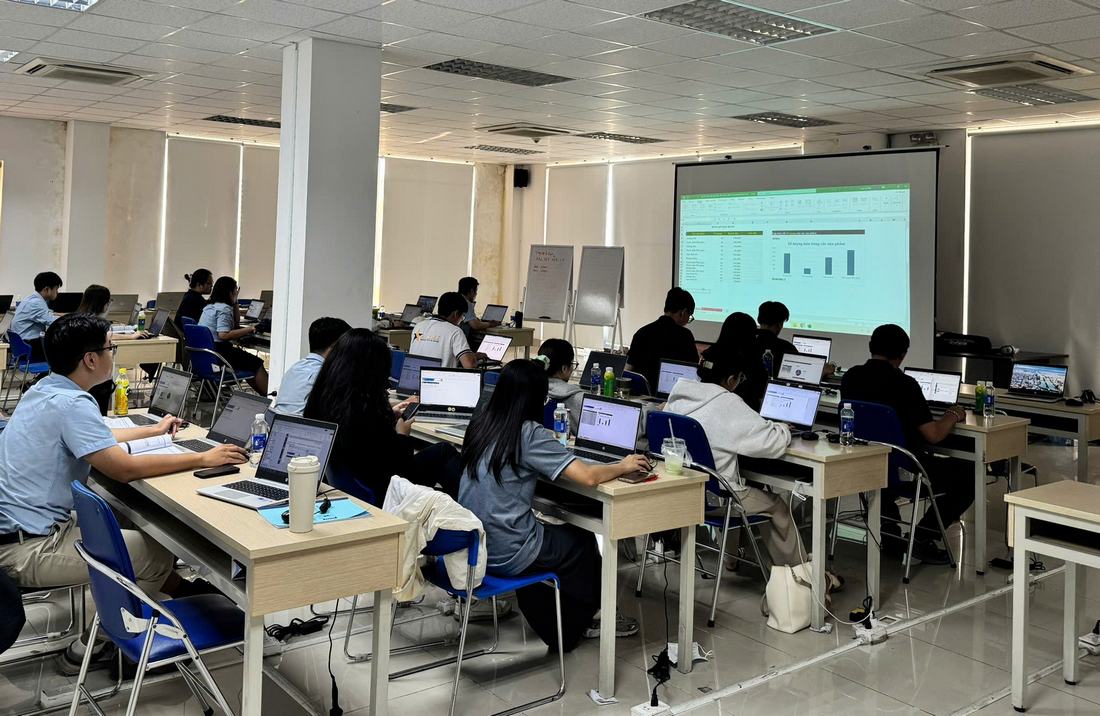 Đối Tượng Học Viên Trong Khóa Học AI Agent Với Google Antigravity