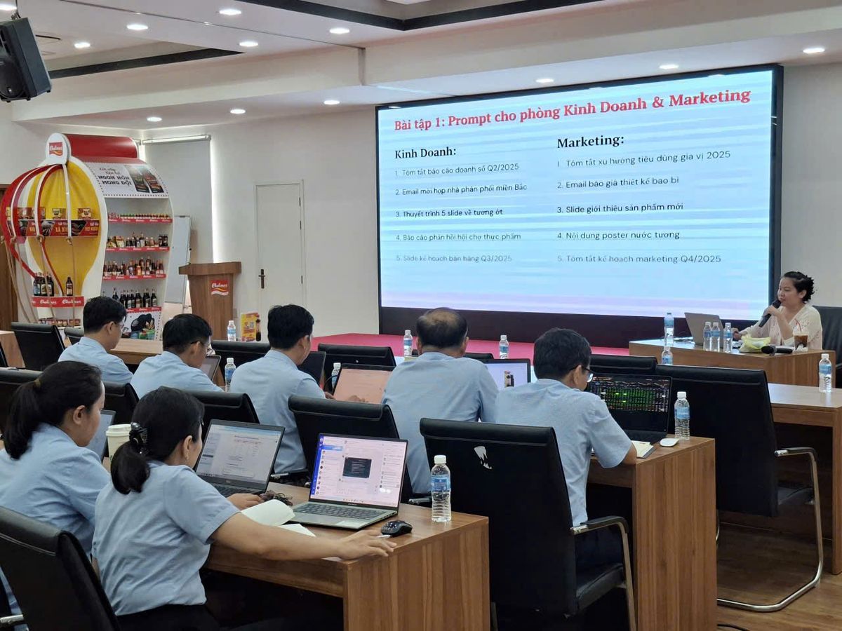 Học viên Cholimex thảo luận tình huống ứng dụng AI vào vận hành ngành thực phẩm