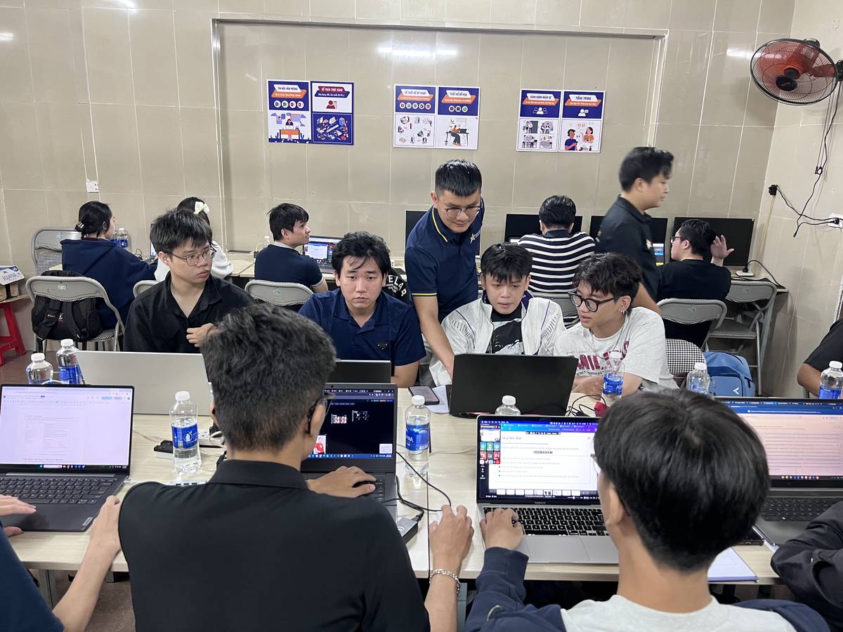 Toàn cảnh buổi tổng kết chương trình thực tập sinh tại Tin học Sao Việt