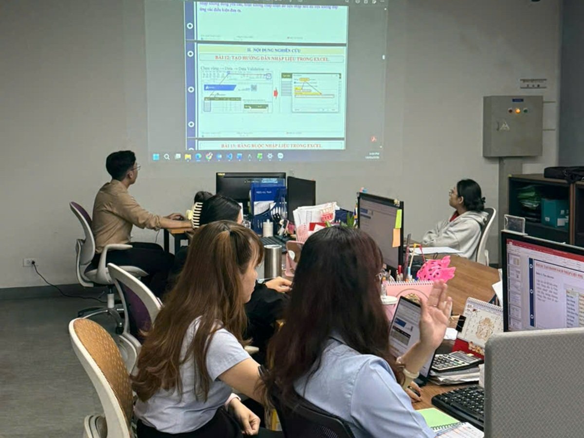 Học viên YAO-I Việt Nam trao đổi tình huống Excel thực tế