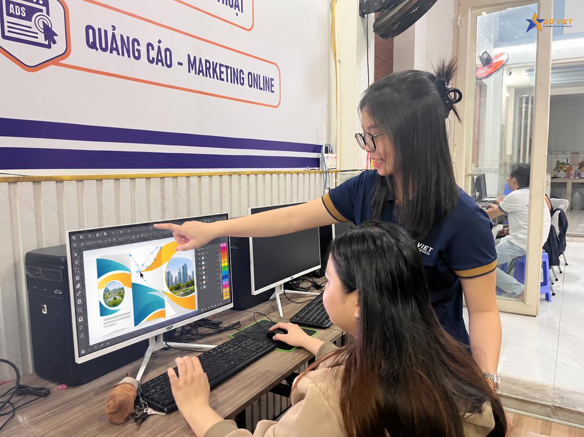 Đội ngũ giáo viên Tin học Sao Việt tại Đồng Nai