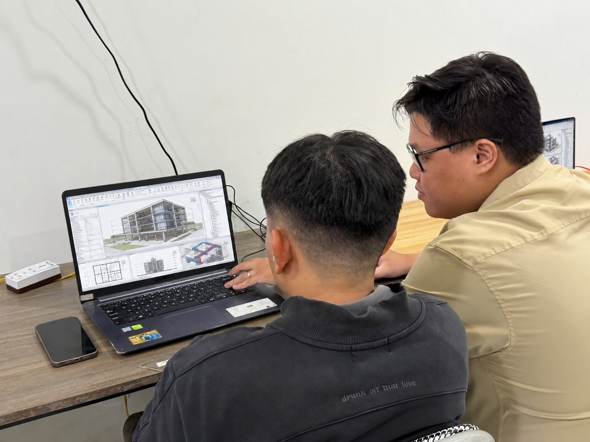 Đội ngũ giáo viên Tin học Sao Việt tại Bình Dương