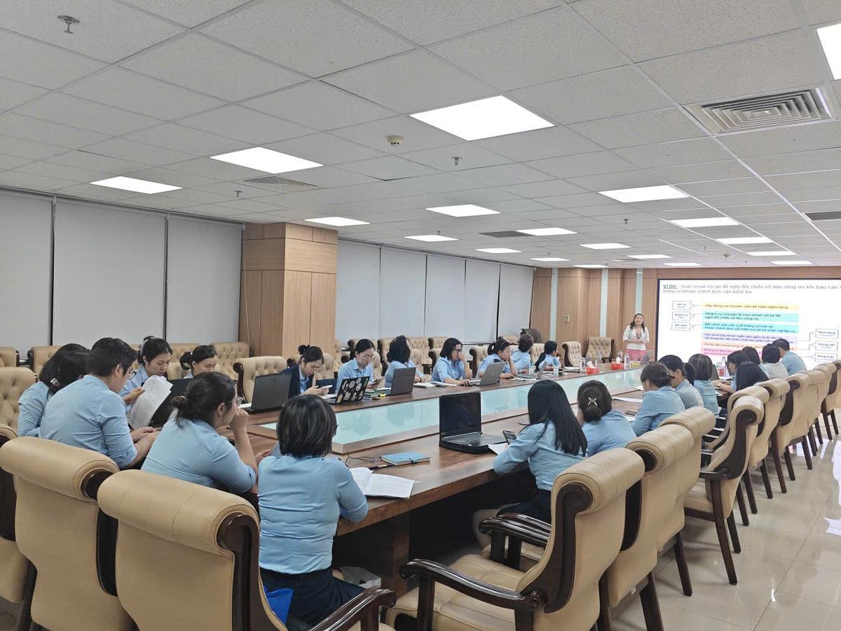 Toàn cảnh khóa đào tạo ứng dụng AI trong văn phòng tại VietinBank Chi nhánh 7 TP.HCM