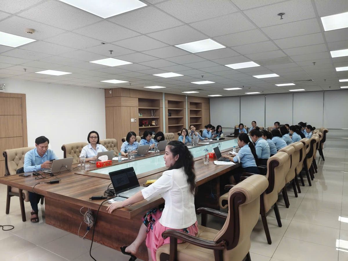 Hỏi đáp tình huống chăm sóc khách hàng và kế toán với giảng viên
