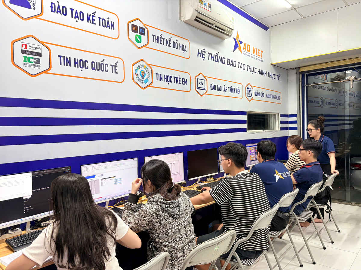 Tìm Hiểu Về Khóa Học Ôn Thi Chứng Chỉ Generative AI Foundations
