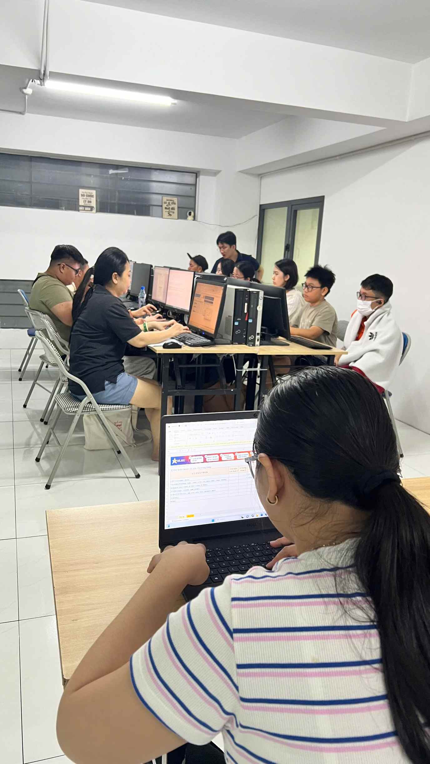 Chuẩn bị nội dung và bài thực hành trong chương trình SEO tại Trung Tâm Tin Học Sao Việt
