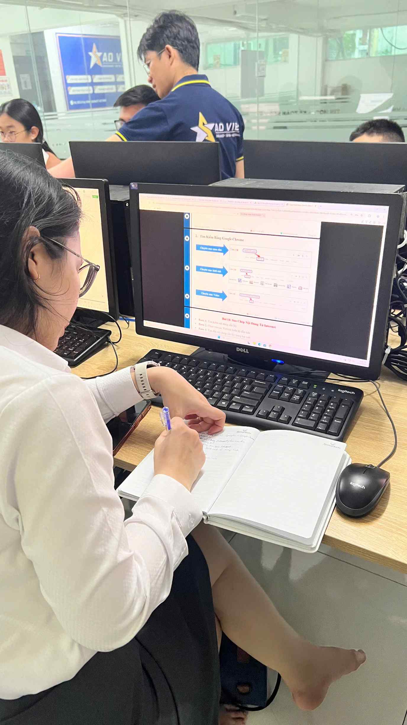 Học viên thực hành kế hoạch SEO cho website du lịch và lưu trú