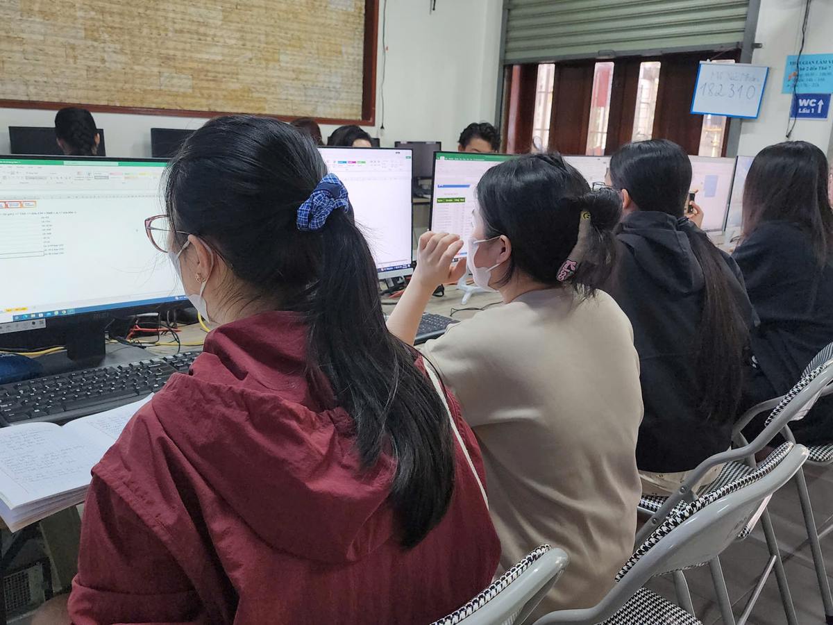 Nội Dung Chương Trình Đào Tạo Khóa Học Chứng Chỉ AI - Generative AI Foundations