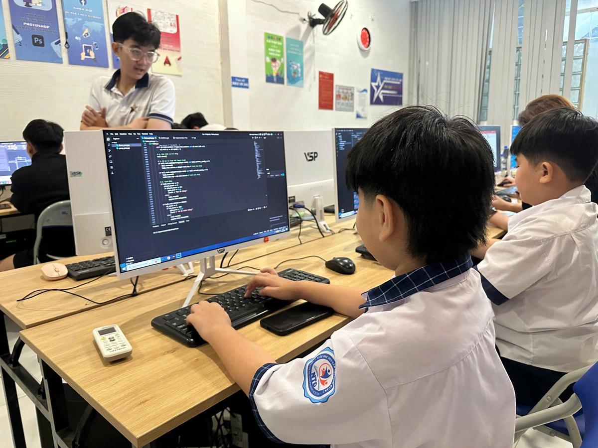 Đội ngũ giáo viên tại Tin học Sao Việt